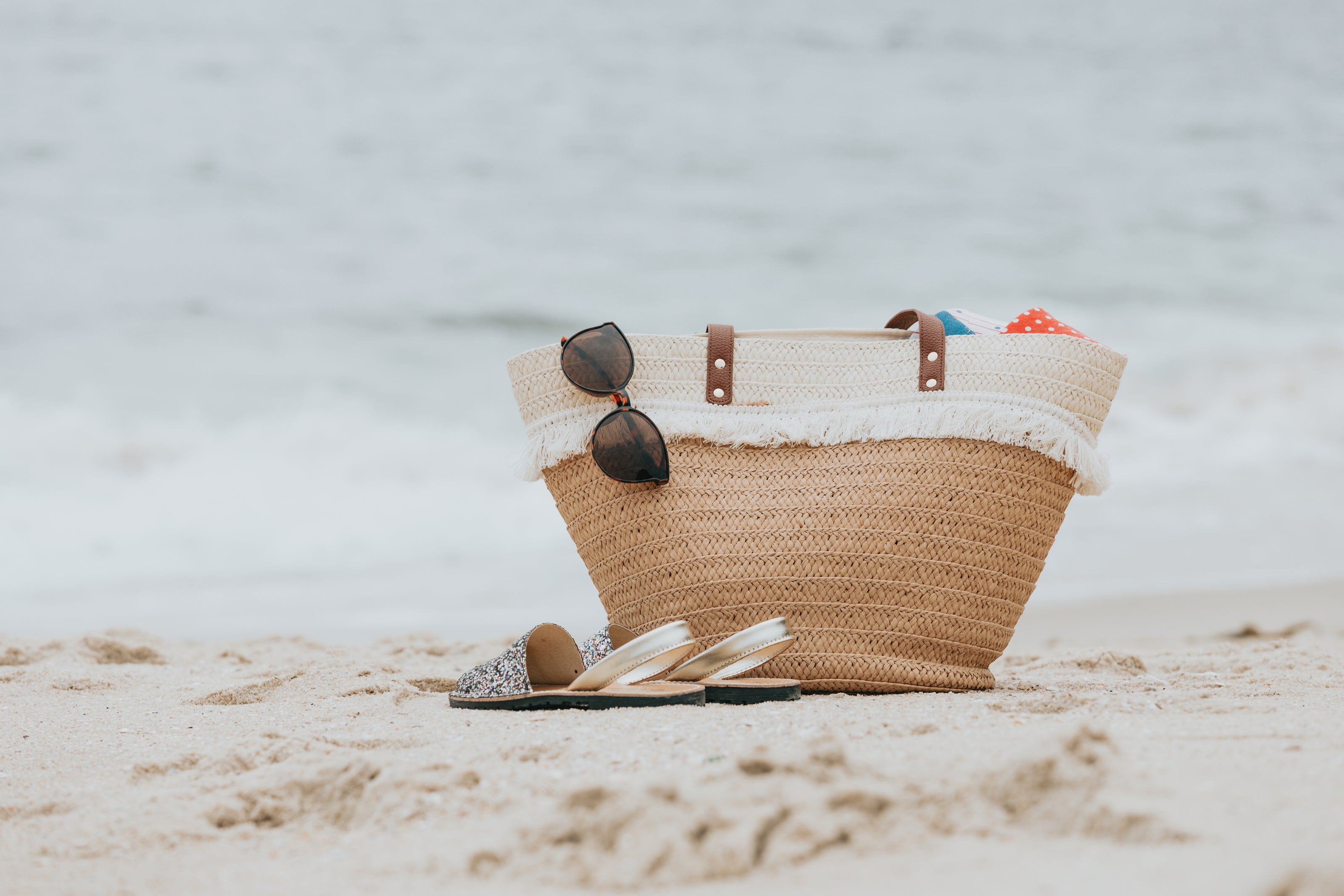 Beach bag and sunglasses - Beachy Fragrance Family. Hamilton Chandlery